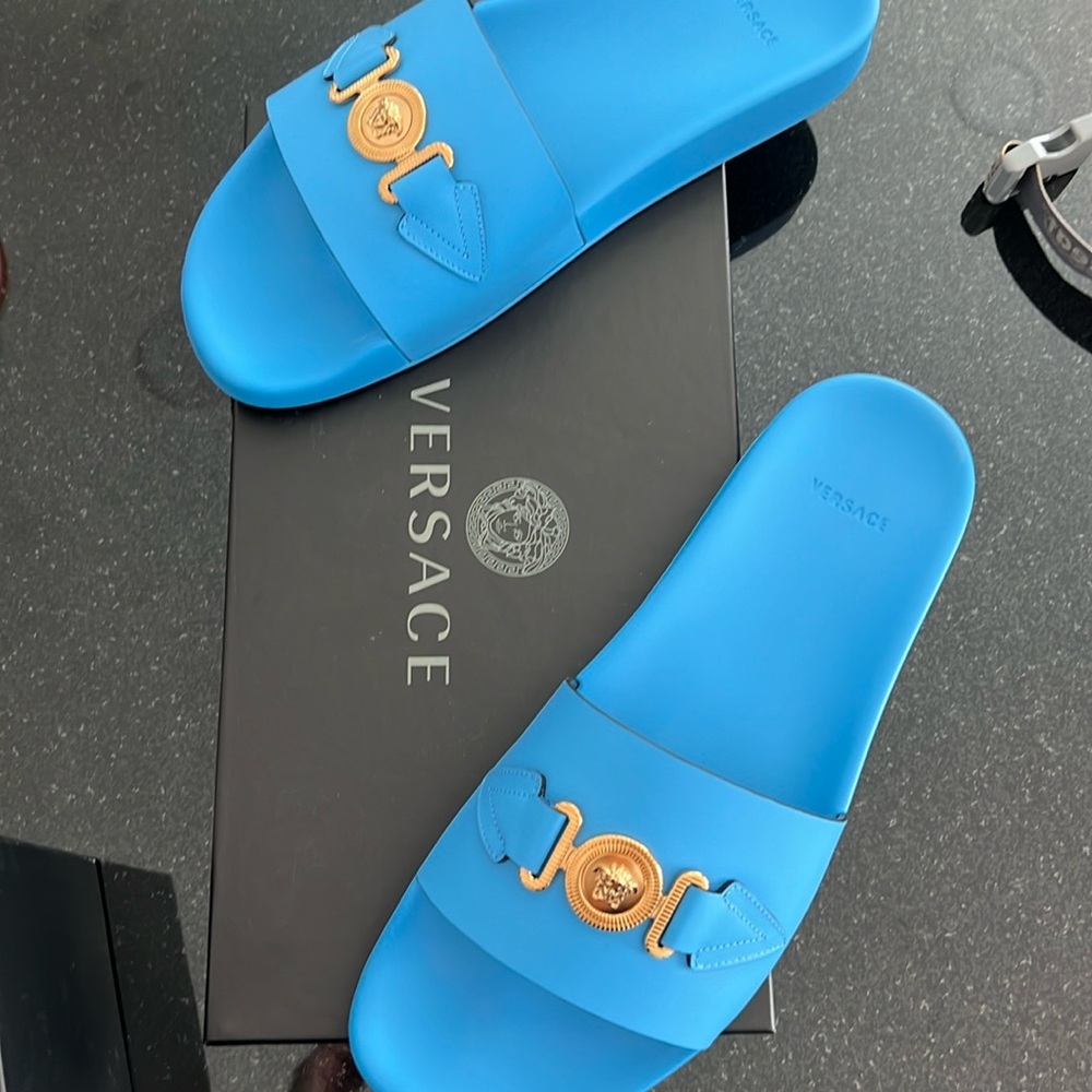 Versace Men’s Slides (EU 47)